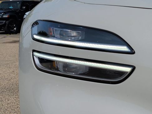 Used 2025 Genesis G70 2.5T AWD/4WD image 42