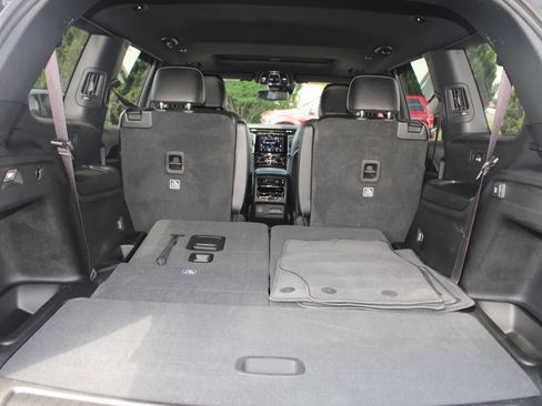 Used 2024 Jeep Grand Cherokee L Altitude AWD/4WD image 36