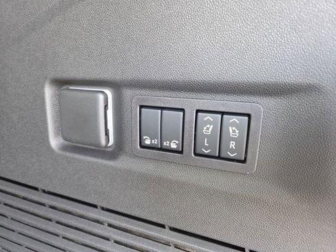 New 2026 Chevrolet Suburban High Country image 20