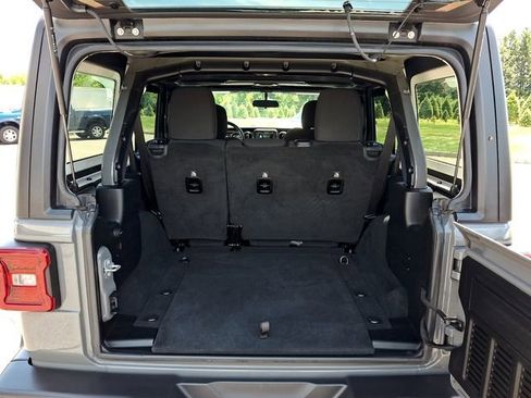 Used 2019 Jeep Wrangler Unlimited Sport S AWD/4WD image 28