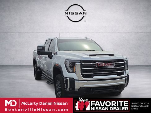 Used 2025 GMC Sierra 2500 SLT image 1