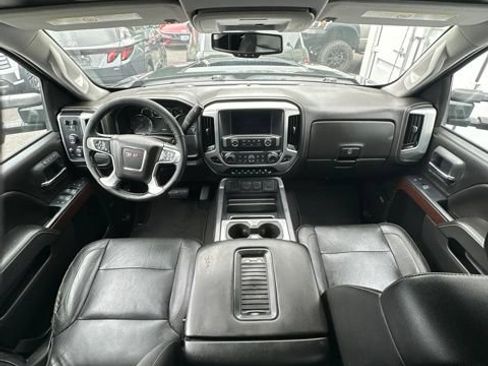 Used 2019 GMC Sierra 2500 SLT w/ Duramax Plus Package AWD/4WD image 17
