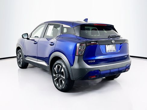Used 2025 Nissan Kicks SV AWD/4WD image 5