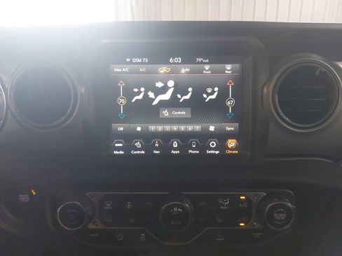 Used 2022 Jeep Gladiator Sport AWD/4WD image 20