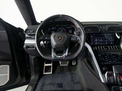 Used 2024 Lamborghini Urus S AWD/4WD image 16