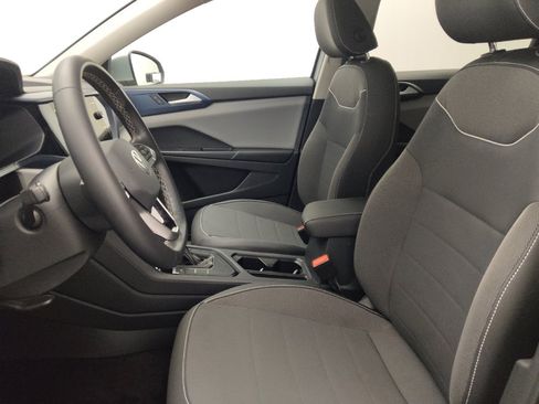Used 2023 Volkswagen Taos SE w/ Panoramic Sunroof Package FWD image 17