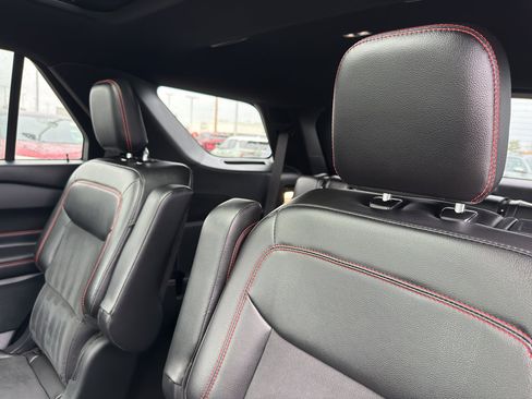 Used 2022 Ford Explorer ST-Line w/ Class IV Trailer Tow Package image 34