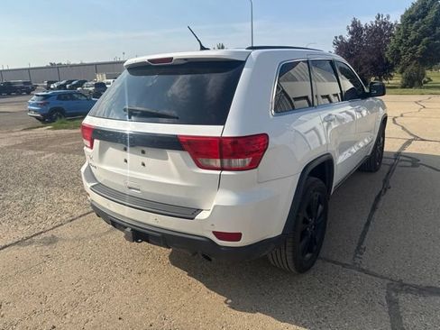 Used 2013 Jeep Grand Cherokee Altitude AWD/4WD image 10