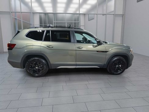 Used 2024 Volkswagen Atlas Peak Edition SE AWD/4WD image 9