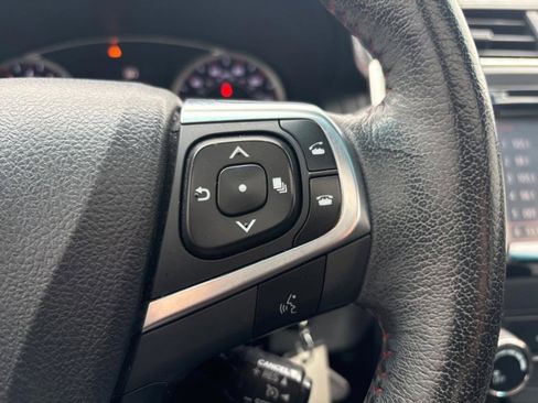 Used 2016 Toyota Camry SE w/ Moonroof Package image 14