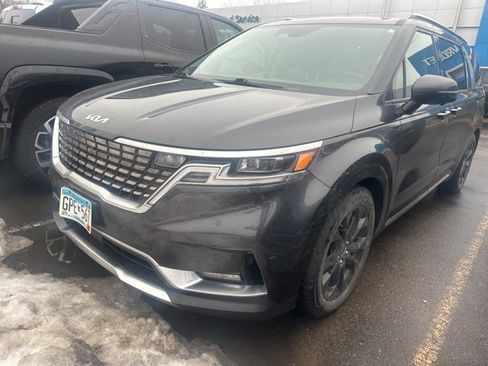 Used 2022 Kia Carnival SX Prestige image 2