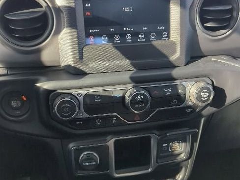 Used 2022 Jeep Wrangler Unlimited Sport image 30