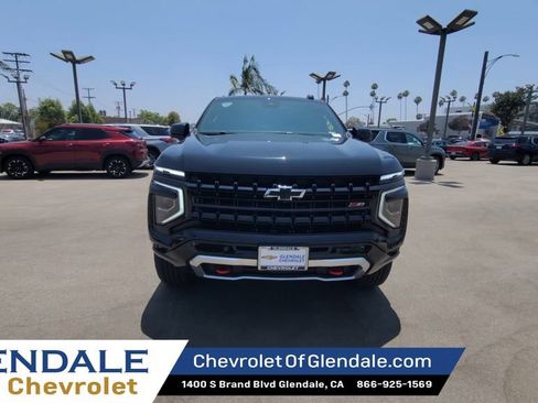 Certified 2025 Chevrolet Suburban Z71 AWD/4WD image 3