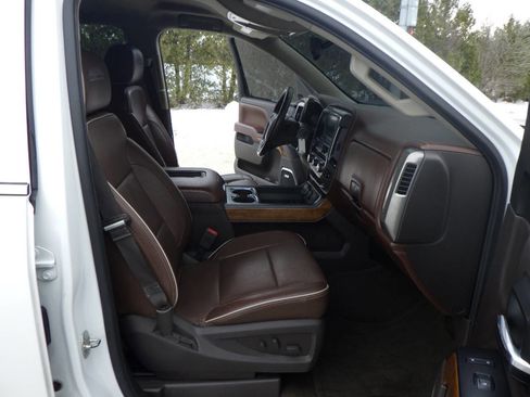 Used 2016 Chevrolet Silverado 1500 High Country w/ High Country Premium Package image 15