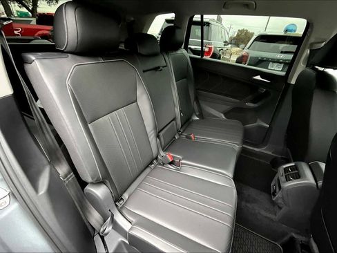 Used 2024 Volkswagen Tiguan SE image 20