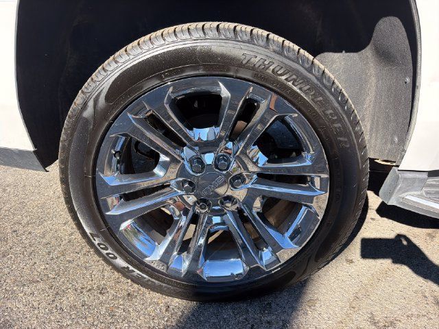 Used 2017 GMC Yukon SLT w/ Premium Edition AWD/4WD image 31