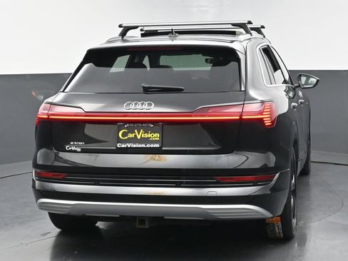Used 2019 Audi e-tron Prestige w/ Prestige Package image 4