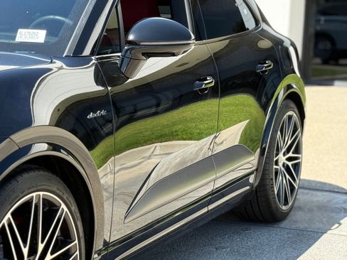 Used 2025 Porsche Macan Turbo Electric image 5