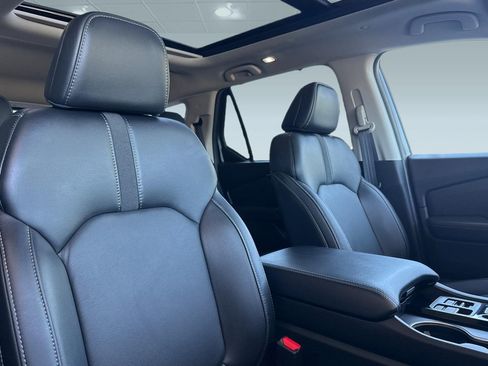 Used 2025 Honda Pilot Touring image 32