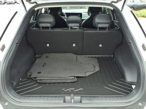 Certified 2025 Kia EV6 Light w/ Light LR Technology Package RWD image 6