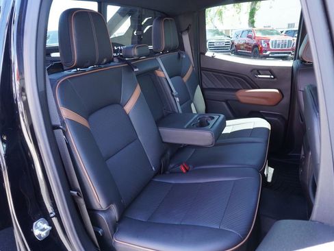 Certified 2025 GMC Canyon AT4 w/ Nightfall Edition AWD/4WD image 10