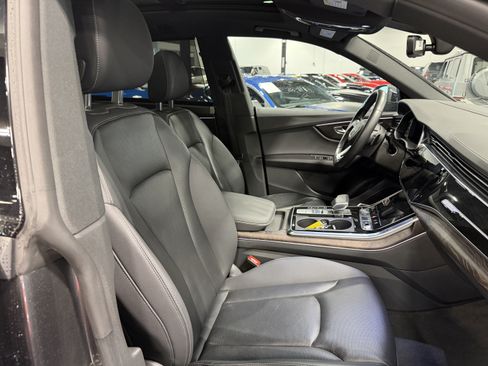 Used 2020 Audi Q8 Prestige w/ Prestige Package AWD/4WD image 13