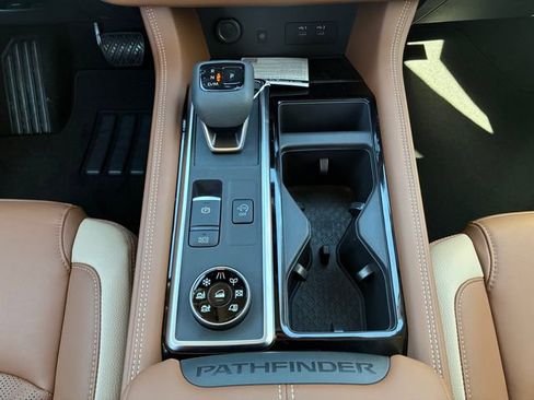 New 2026 Nissan Pathfinder Platinum image 16