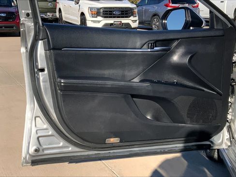 Used 2020 Toyota Camry XSE image 20