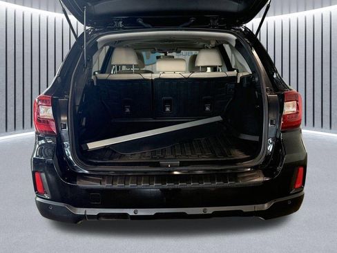Used 2017 Subaru Outback 2.5i Limited image 9