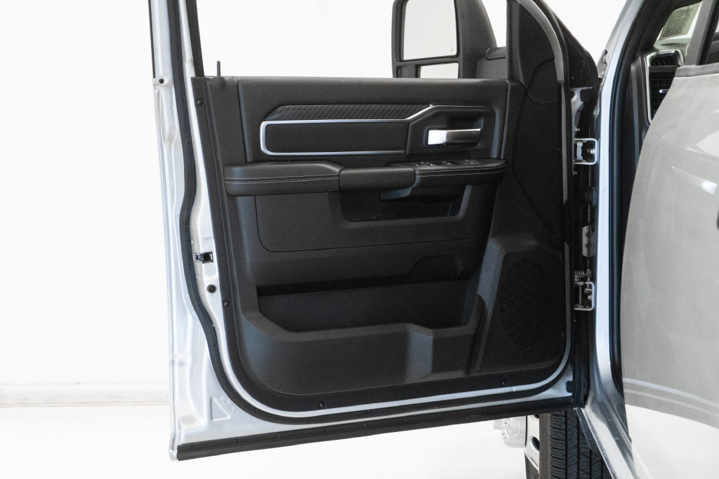 New 2027 RAM 3500 Big Horn AWD/4WD image 10