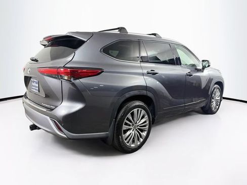 Used 2021 Toyota Highlander Platinum AWD/4WD image 9