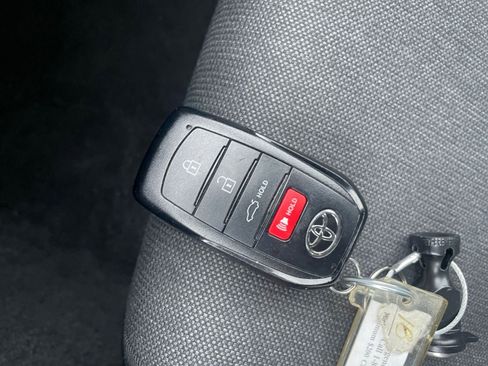 Used 2025 Toyota Camry LE image 22