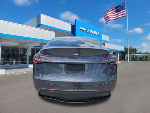 Used 2023 Tesla Model Y Long Range AWD/4WD image 4