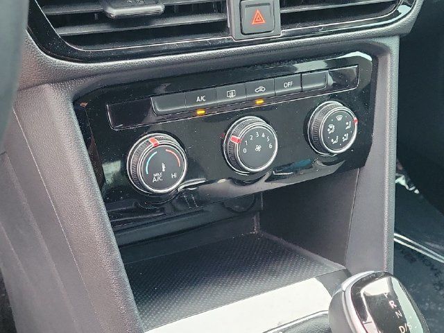 Certified 2024 Volkswagen Taos S FWD image 23