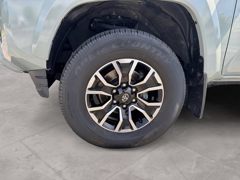 Used 2023 Toyota Tacoma TRD Sport w/ Technology Package AWD/4WD image 14