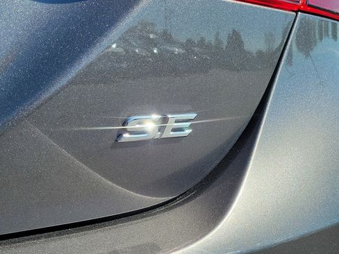 Used 2024 Toyota Camry SE image 7