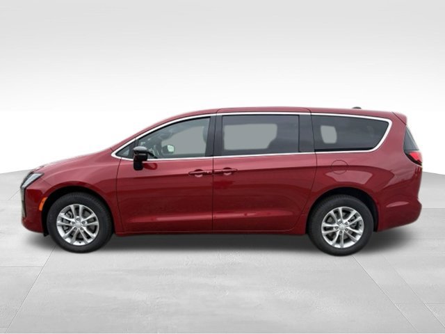 New 2027 Chrysler Pacifica Select AWD/4WD image 12