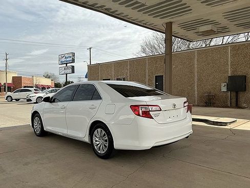 Used 2014 Toyota Camry LE image 6