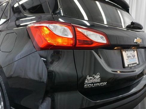 Used 2020 Chevrolet Equinox LS w/ LS Convenience Package FWD image 11