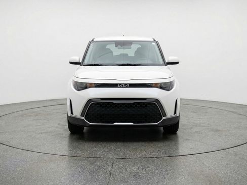 Used 2025 Kia Soul LX w/ LX Technology Package FWD image 2