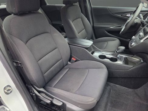 Used 2023 Chevrolet Malibu LT FWD image 16