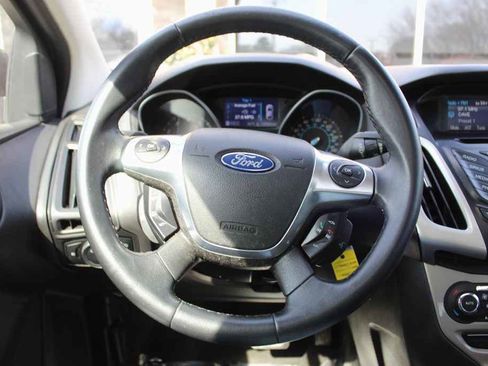 Used 2012 Ford Focus SEL image 16
