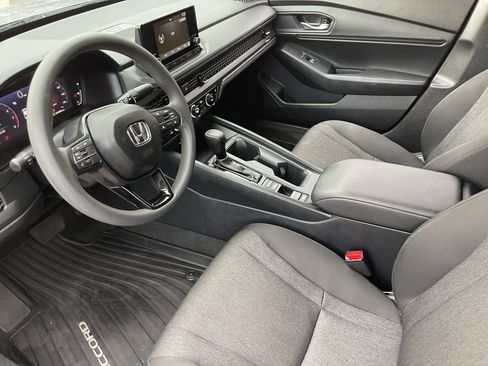 Used 2025 Honda Accord SE image 18
