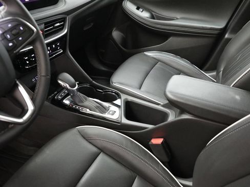 Certified 2025 Buick Encore GX Avenir w/ Avenir Technology Package AWD/4WD image 9