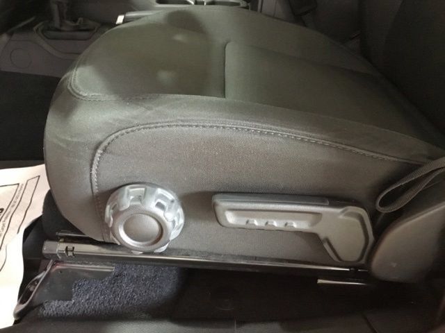 Used 2023 Jeep Wrangler Unlimited Sport AWD/4WD image 19