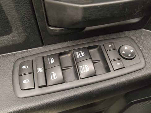 Used 2017 RAM 1500 Express RWD image 27