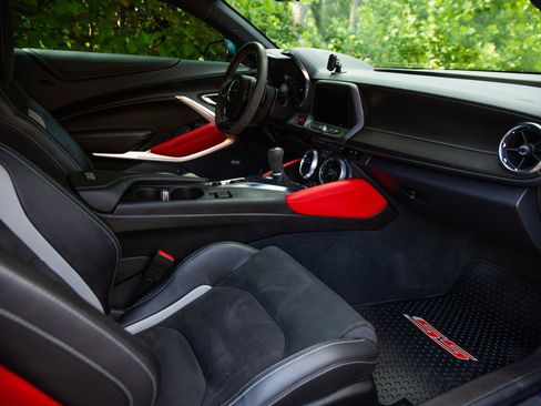 Used 2023 Chevrolet Camaro SS RWD image 30