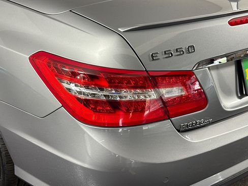 Used 2011 Mercedes-Benz E 550 Cabriolet image 34
