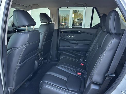 New 2026 Honda Pilot EX-L image 9