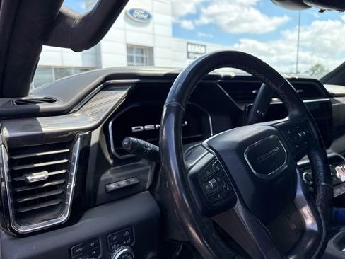 Used 2024 GMC Sierra 3500 Denali Ultimate AWD/4WD image 10